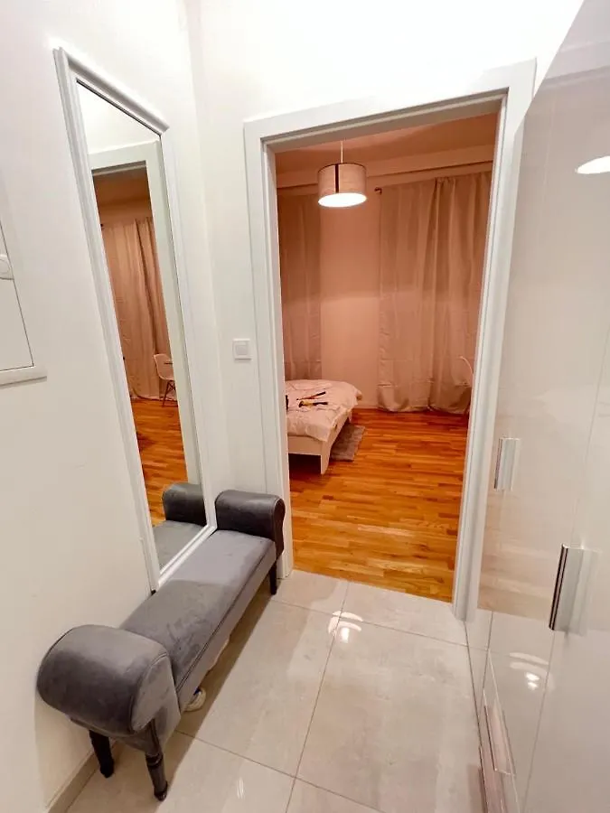 New Apartments Chain Florenc Prague 0*,